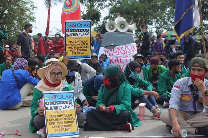 Aksi Unjuk Rasa Tolak Omnibus Law di Samarinda Kembali Digelar