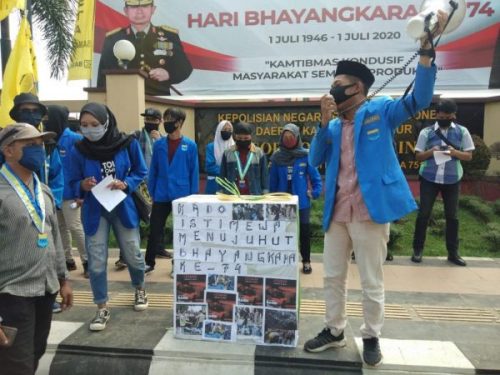 PMII Samarinda Demo Kecam Aksi Kekerasan Aparat