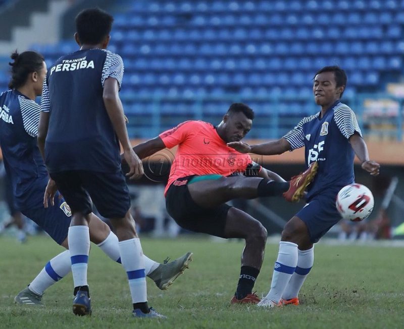 Borneo FC Menang 3-0, Derby Kaltim Berlangsung Panas