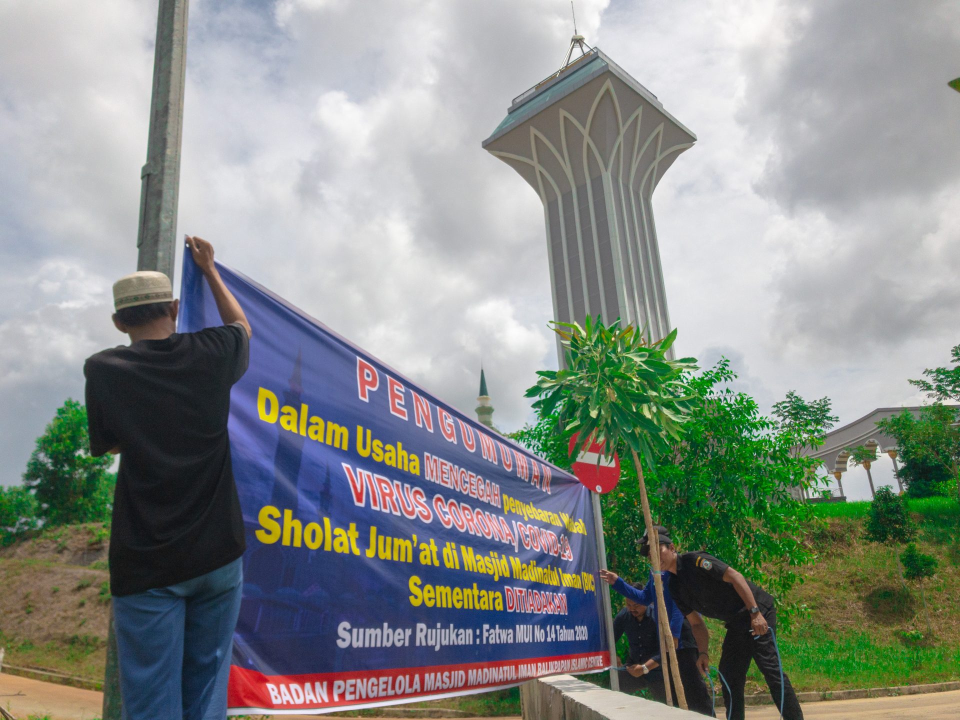 Dirumahkan, Imam Masjid di Balikpapan Diberi Bansos