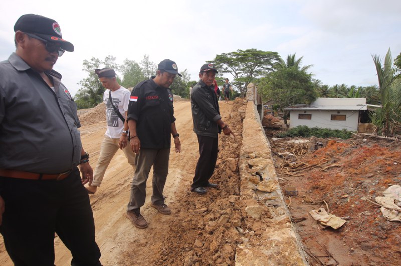 Anggaran Tidak Jelas, Turap Disenggol Langsung Jebol