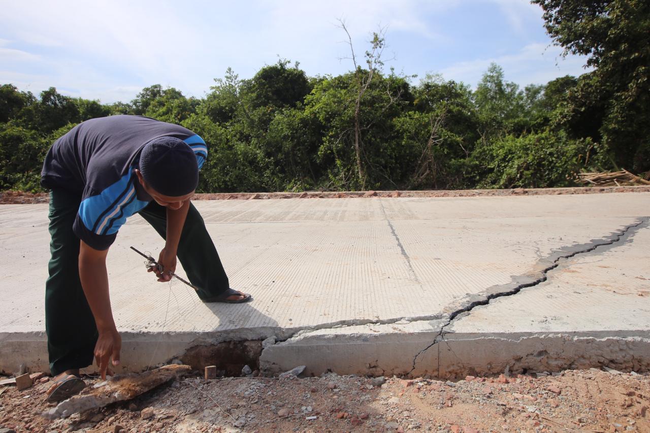 Baru Sebulan, Jalan Sangasanga Muara Rusak