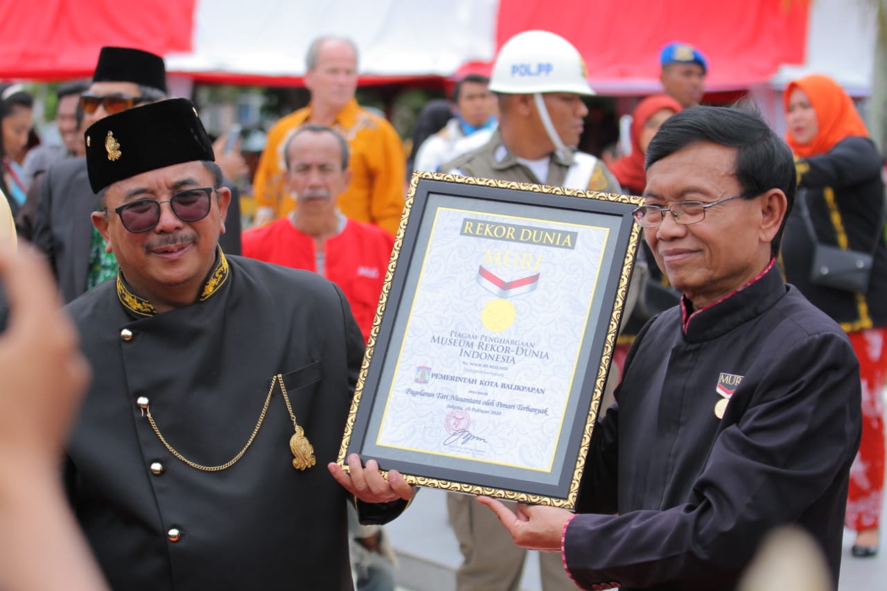 Tarian Kolosal Nusantara Pecahkan Rekor Muri