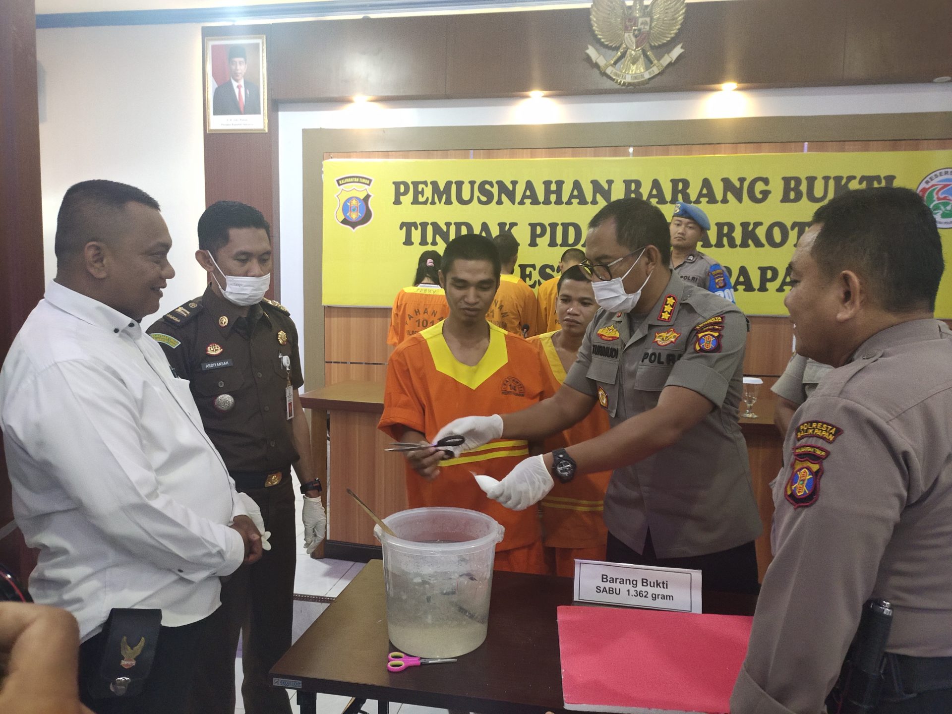 Polresta Balikpapan Musnahkan Sabu 1,6 Kg