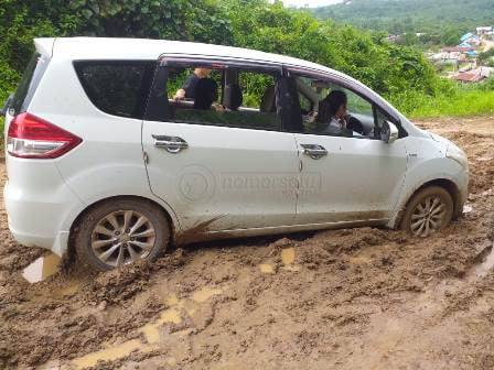 Parah, 4 kecamatan dan 4 Desa Dihantui Jalan Rusak