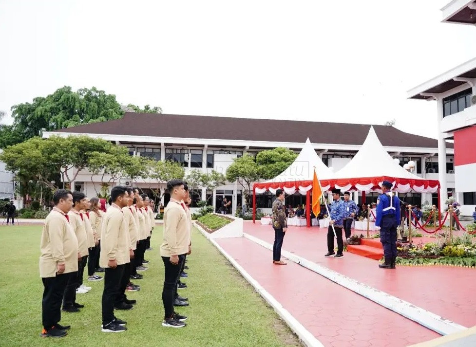 Peringati HUT Pemadam, Wali Kota Musnahkan Miras dan Kukuhkan Fire Rescue Brigade