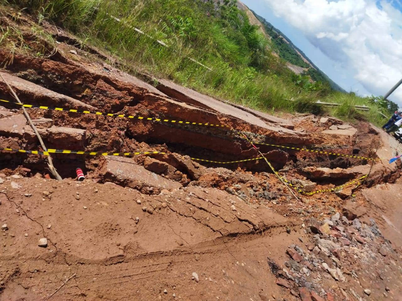 Jalan Sangatta Utara-Rantau Pulung Diperbaiki Sementara