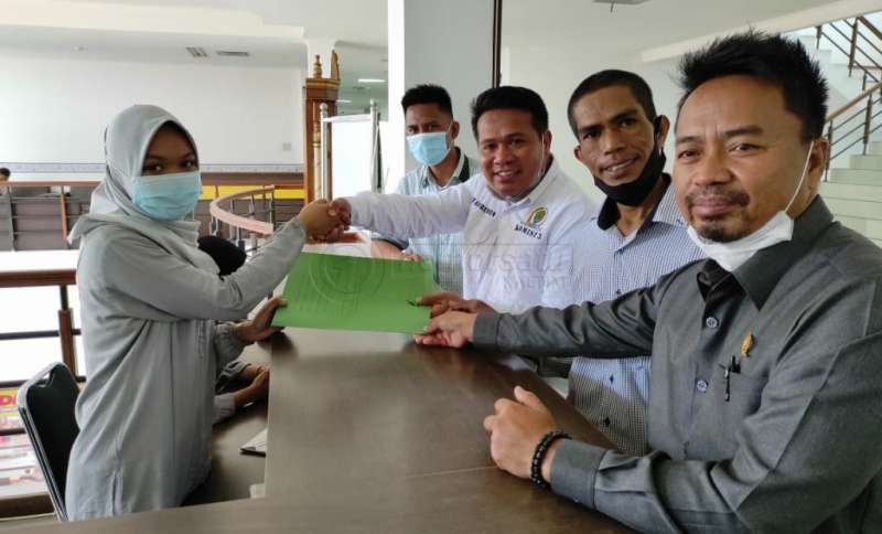 Tiga Legislator Karang Paci Jamin Penangguhan Penahanan Dua Mahasiswa