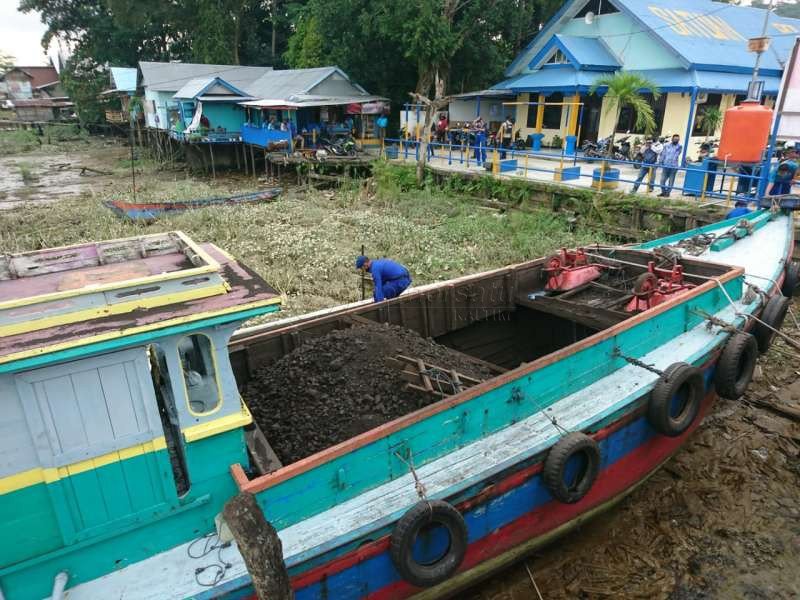 Tim SAR Masih Cari ABK dan Juragan Kapal yang Lompat ke Sungai Mahakam