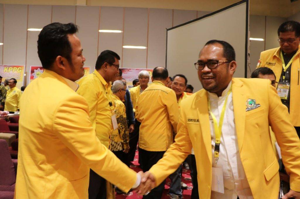 Membujuk Kasmidi Bulang Pimpin Golkar Lagi