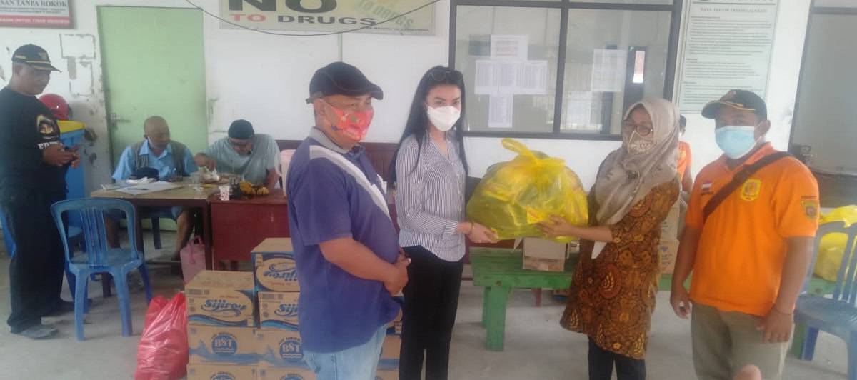 KBBKT Peduli Banjir Samarinda, Salurkan 250 Nasi Bungkus, 1.000 Masker dan 50 Dus Air Mineral