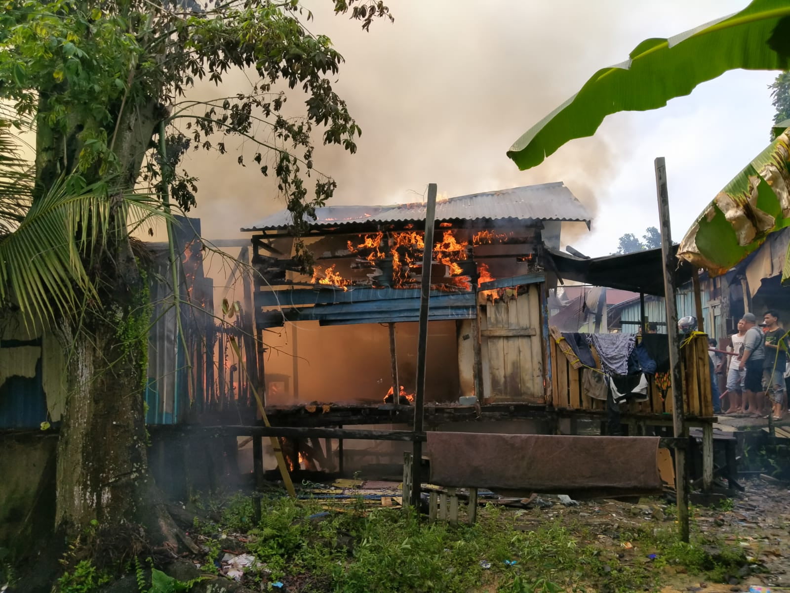 Baru Saja, Kebakaran di Gunung Bugis, 3 Rumah Hangus