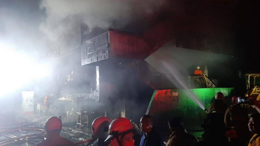 Malam Pertama Ramadan, Pasar Minggu Jakarta Terbakar