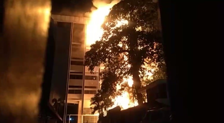 Gedung Kejaksaan Agung Terbakar