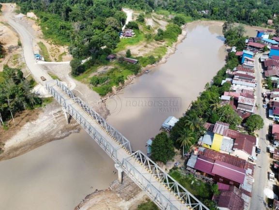 Sungai Kedang Pahu Tercemar Limbah