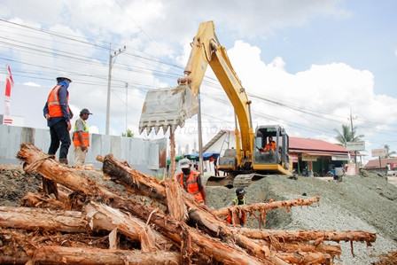 Bikin Kesal Pengendara, Jalan KM 10 Kapan Bagusnya?