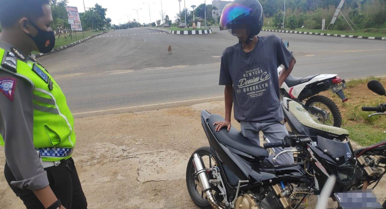 Tegas! Puluhan Motor Berknalpot Brong Ditindak Polres Kubar