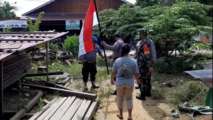 Koramil Long Bagun: Pasang Bendera, Yuk