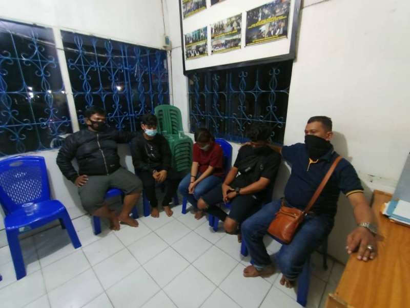 Sedang Asyik Kumpul Kebo, 3 Remaja Digerebek Warga