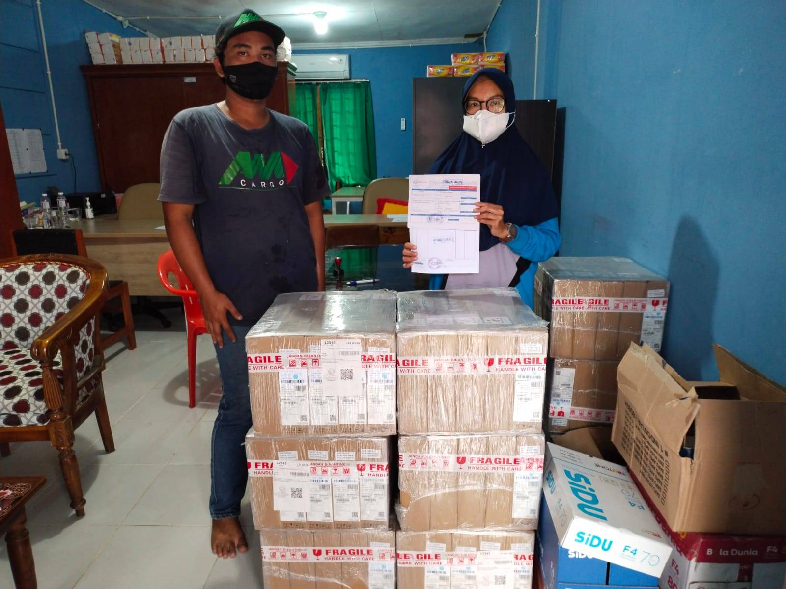 2 SMP di Kukar Terima Laptop dari Kemendikbud Ristek