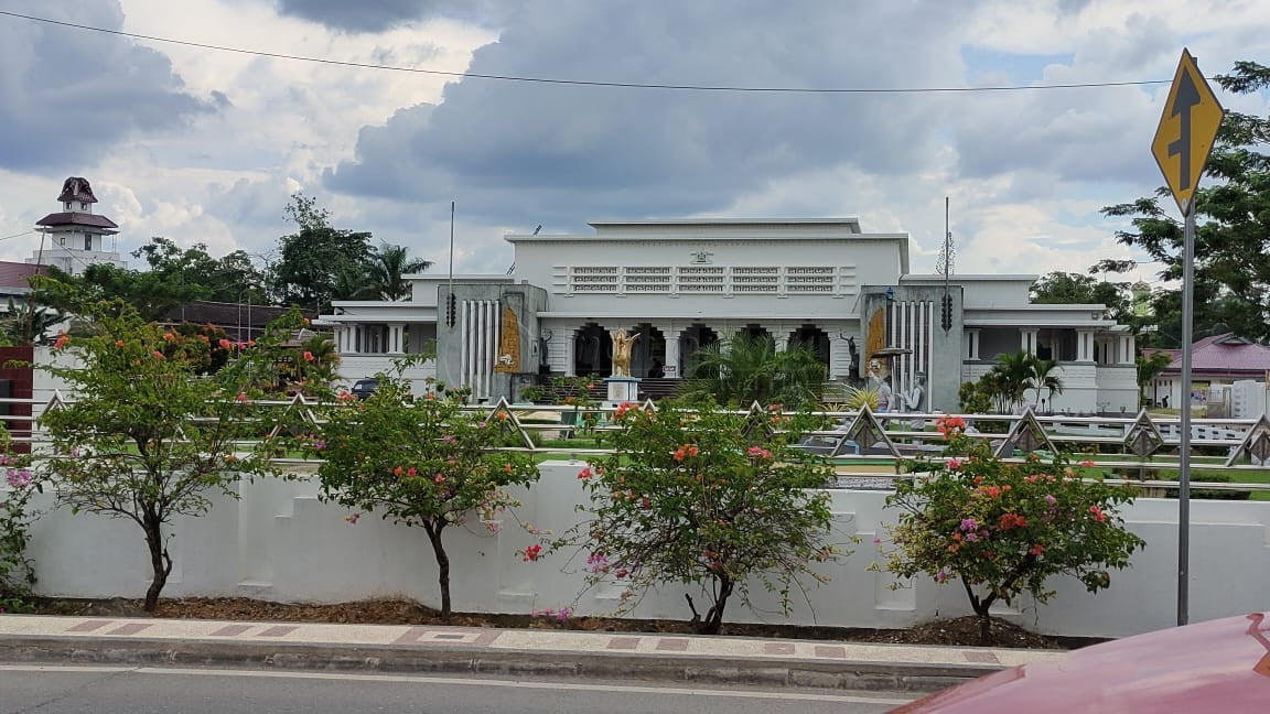 Aksi Tak Senonoh Kepada Patung di Museum Mulawarman, Pemuda Ini Minta Maaf