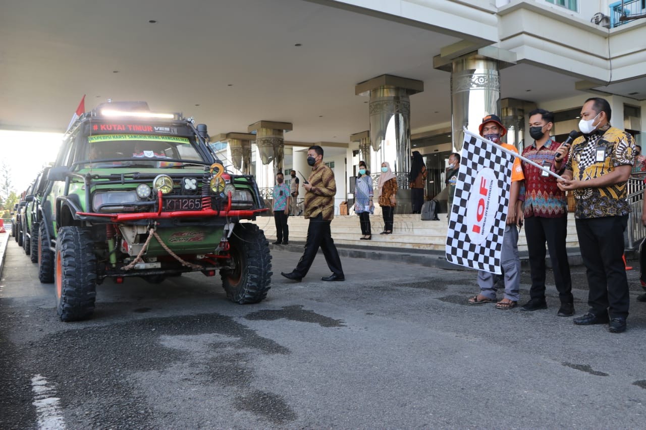 Off-roader Kutim Jajal Hutan Samboja