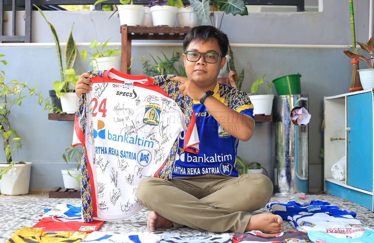 Kisah Fans Fanatik Persiba, Kumpulkan Jersey Historis Pemain Idola