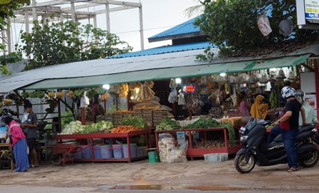 Pasar Tumpah Buat Resah, Bikin Macet Jalanan