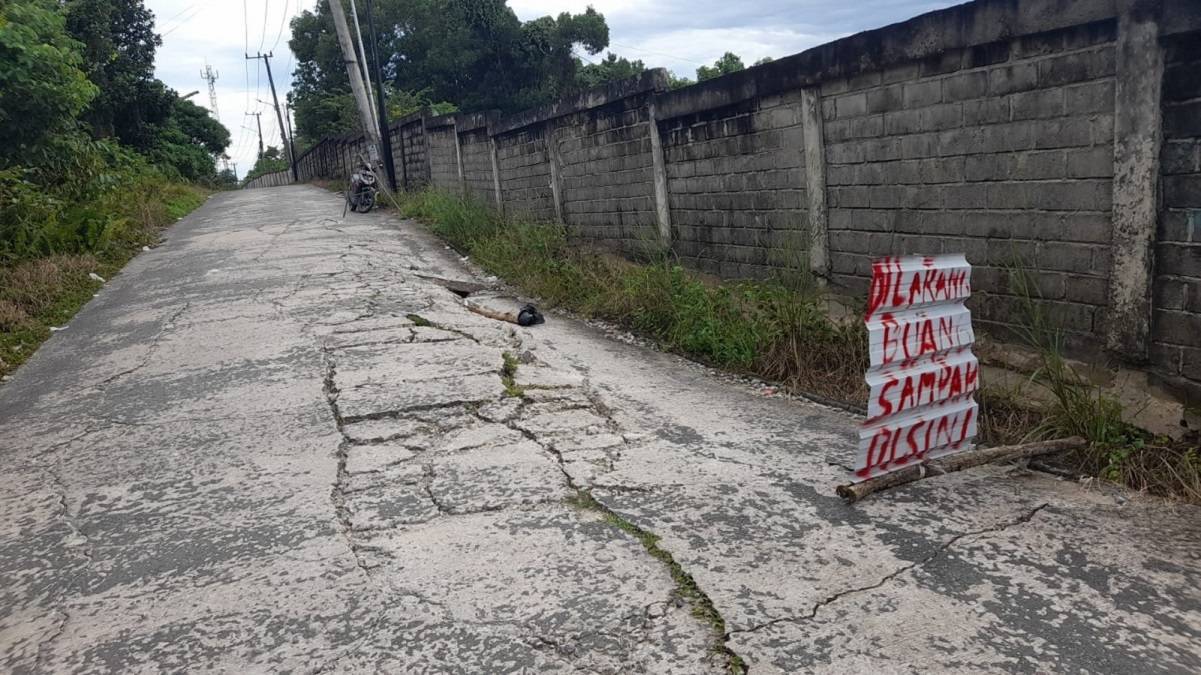 Akses Jalan Pipa PDAM Balikpapan Ambrol