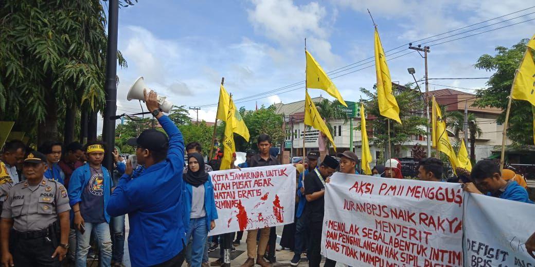 Datangi Kantor DPRD Samarinda, Mahasiswa Tolak Kenaikan Iuran BPJS