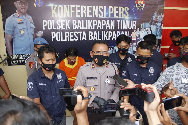 Modus Belanja di Toko Kelontong, Embat Ponsel di Tiga Lokasi