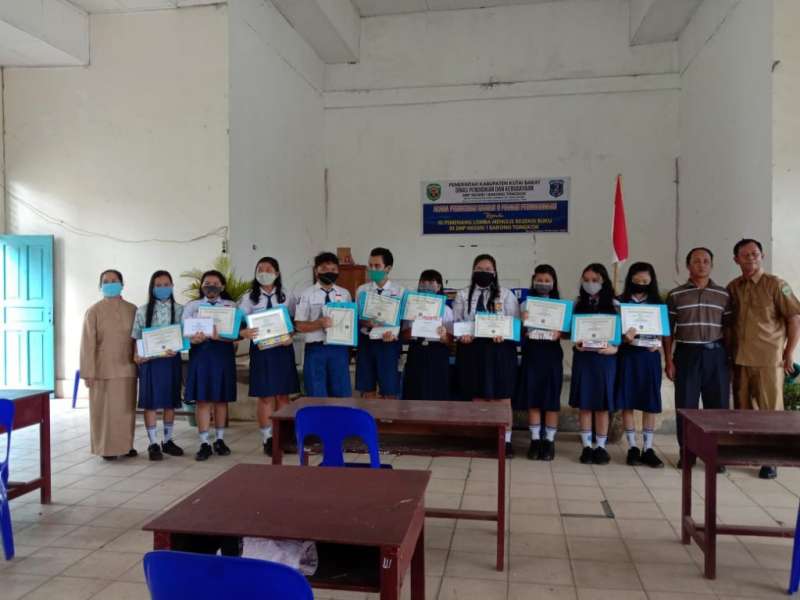 Menulis Resensi Buku, Buang Jenuh Siswa