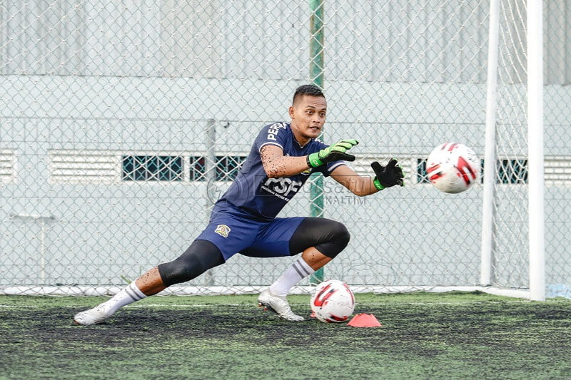 Kiper Persiba Riki Pambudi Absen Lawan Borneo FC