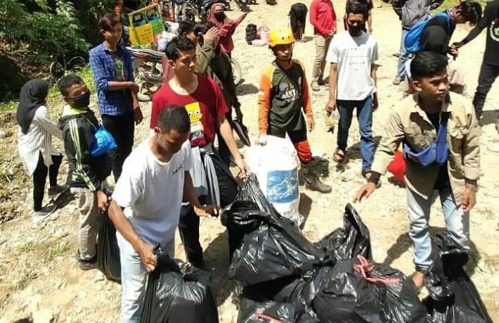 Parah! Pengunjung Air Terjun Tembinus Sepaku Tinggalkan Banyak Sampah