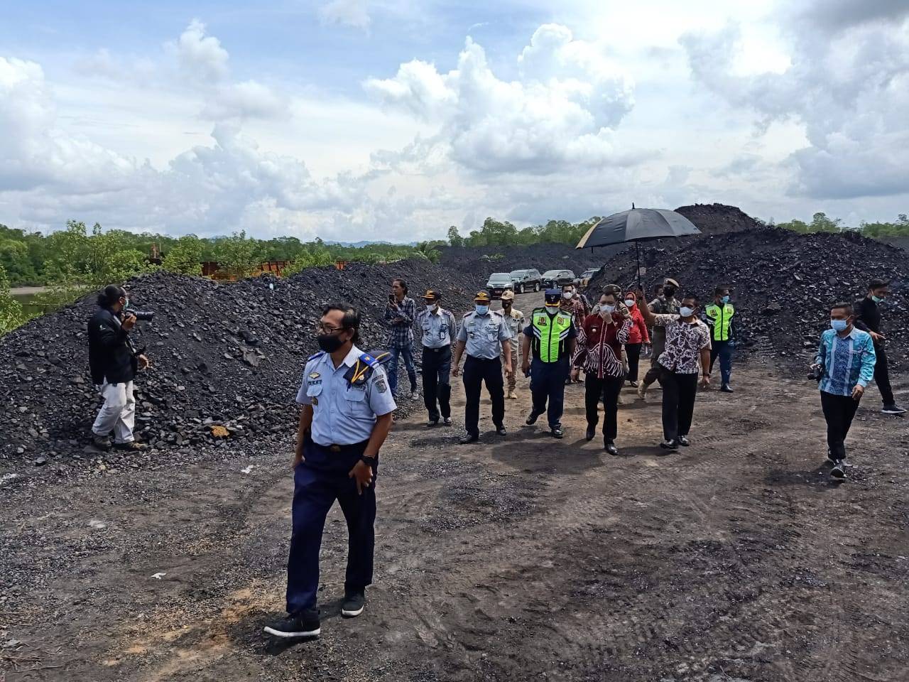 Meski Belum Bersertifikat, Tumpukan Batu Bara di Pelabuhan Tempayang Tetap Kena Retribusi