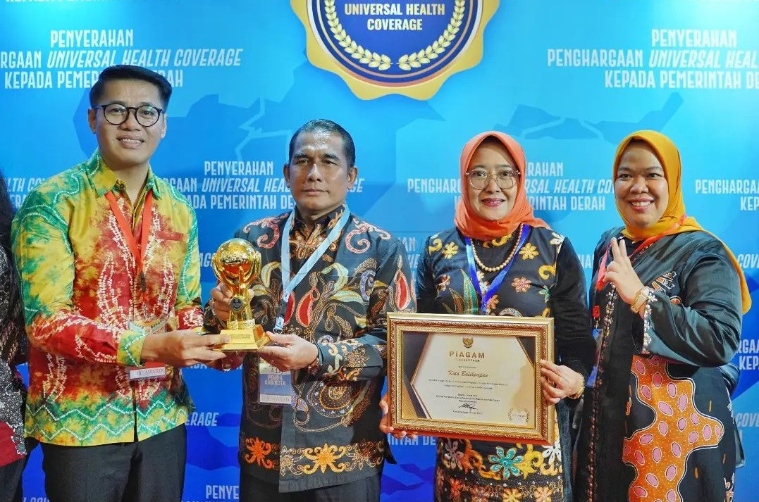 Pemkot Balikpapan Raih Penghargaan UHC Award 2023