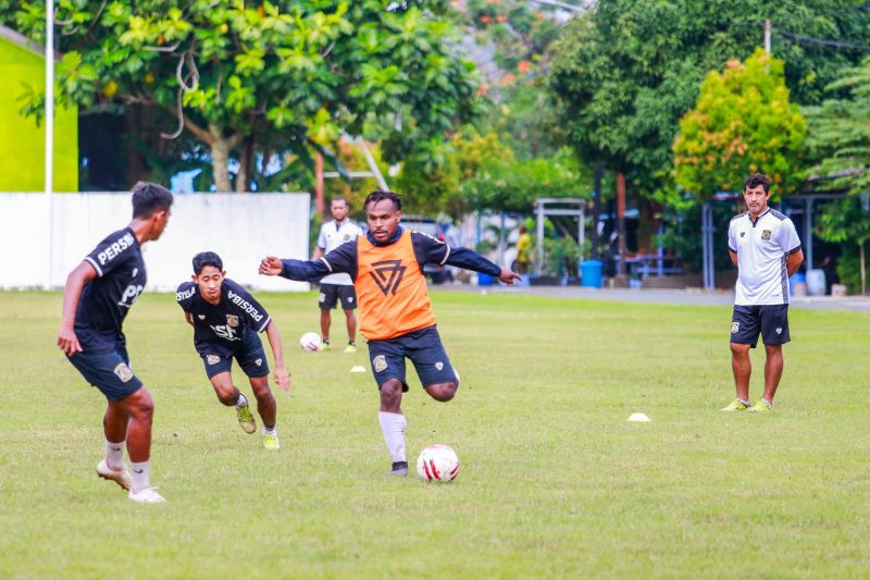 Sulitnya Menentukan Lini Tengah Persiba