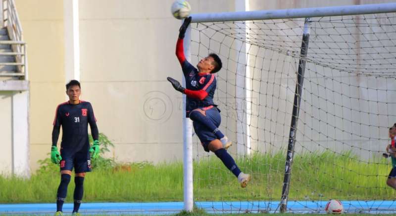 Kiper Borneo FC : Habis Gelap Terbitlah Terang